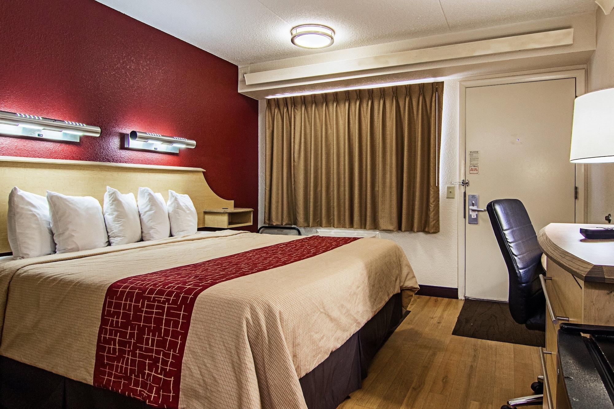 Red Roof Inn Detroit/Southfield Bagian luar foto