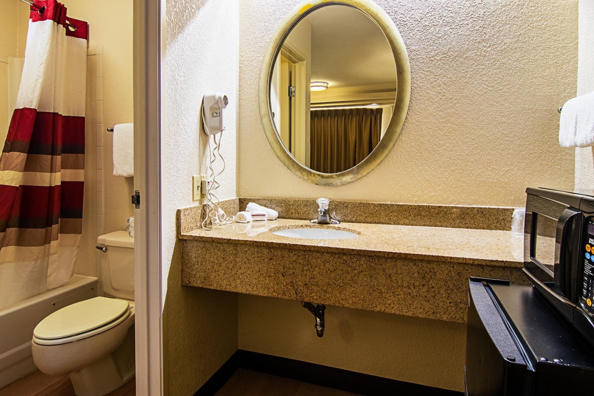 Red Roof Inn Detroit/Southfield Bagian luar foto